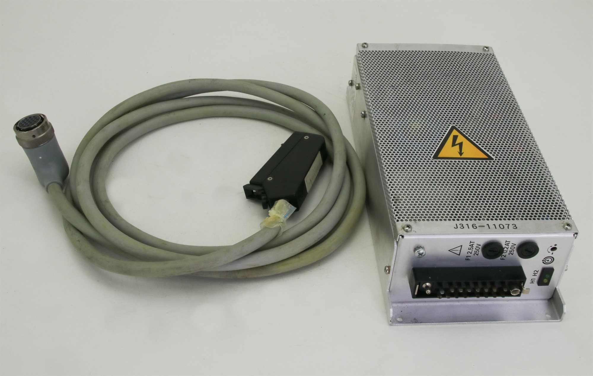 11073 BALZERS PFEIFFER D-35614 ASSLAR TURBO PUMP CNTLR PM C01 473